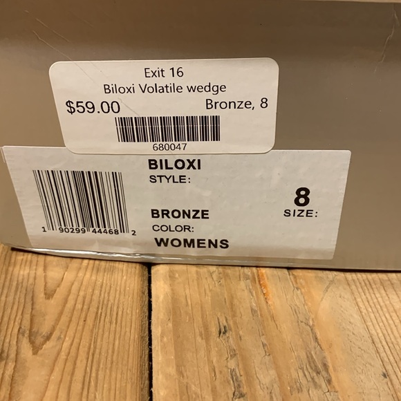 Volatile Biloxi Bronze Size 8 Sandals Foam Over Cork Sole Brass Nailhead GUC - Picture 7 of 15